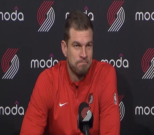 斯普利特：球员们对附加赛感到兴奋，我曾向波波维奇请教经验