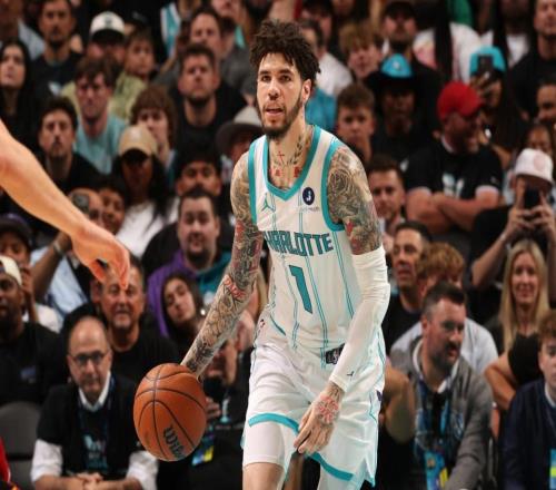 黄蜂队史首次赢附加赛!三球致命失误后献加时准绝杀送热火出局