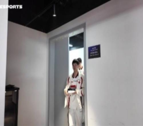 TES赛场VLOG:连胜是努力的回响把每一份认可都化作向前的力量!