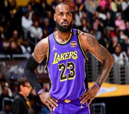 NBA几乎不受伤5大球星，詹姆斯唯一手术是植发有人16年全勤