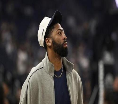 下赛季是否还为奇才效力浓眉:我现在还有合同在身