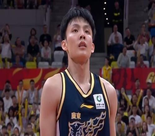 第二阶段超神一战！徐杰20中10独砍27+5+4获全场高呼MVP