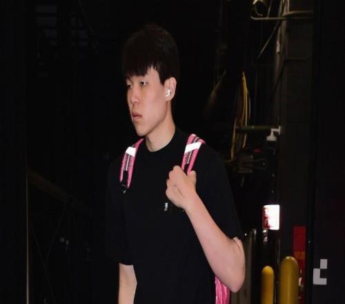 打完你的打你的，杨瀚森再次进入季后赛，此前率领混音进8强