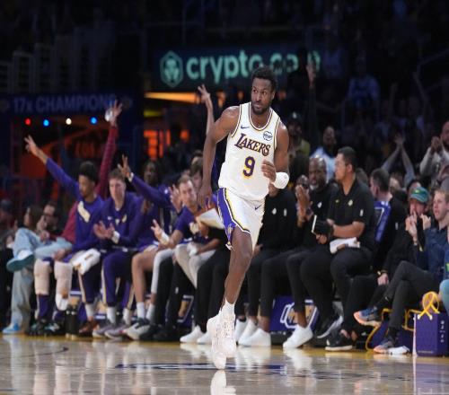 近3战三分10中6！詹姆斯找了23年的顶级3D，竟是自己生的布朗尼