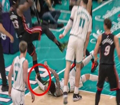 鲍尔肮脏黑手重伤阿德巴约加时绝杀淘汰热火