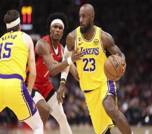 美媒曝光东契奇伤病情况，雷迪克公开表态，詹姆斯恐难复刻2018年