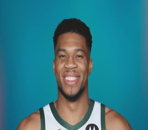 雄鹿赛季终结：一张背影照里的球队困局