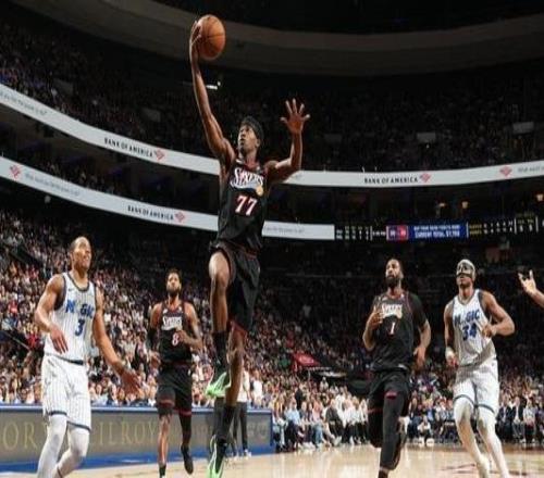 埃奇库姆：有些球队已经回家而我们还能打季后赛