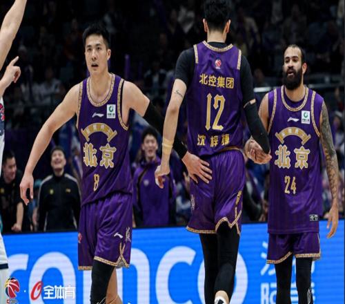 牛逼！30岁老将单场贡献8记盖帽，球迷怒赞：我靠，比徐昕还猛