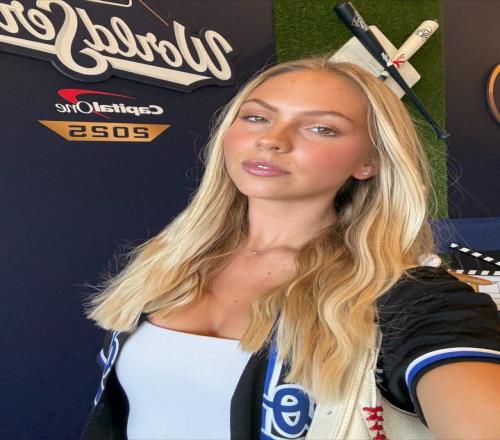 穆德里克与女友共享甜蜜时光卧推时光尽显默契禁赛阴影笼罩8800万身价_英超直播