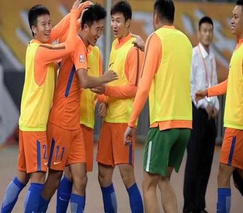 鲁能主场踢上港前瞻！三大看点不容错过，四位久违强援或携手亮相