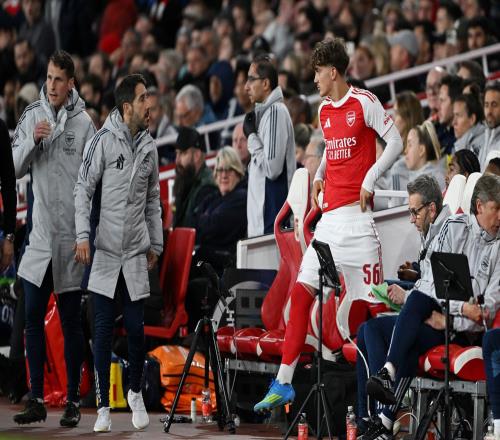 欧冠生死战，阿森纳押上16岁少年