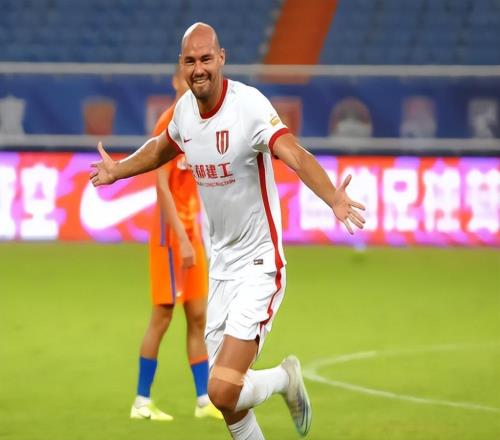 鲁能幸好没留下他!加盟津门虎两年仅进一球,却能得到于根伟认可