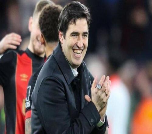 记者:伊劳拉去年夏天拒绝了热刺,他和利物浦也有明显联系