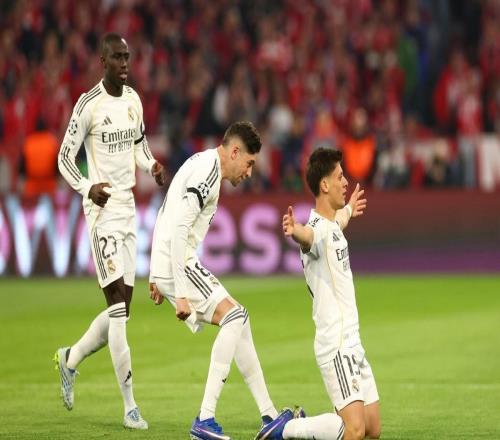 创造历史，居莱尔是首位在欧冠淘汰赛梅开二度的土耳其球员