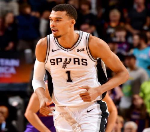 98.9%概率DPOY！22岁文班亚马把纪录当白菜捡