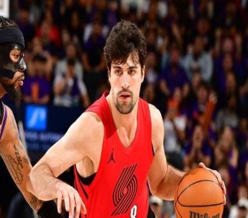 阿夫迪亚谈关键球：战术就是冲击篮下造杀伤我的出手很果断