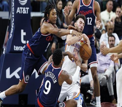 不堪重富，快船无缘季后赛后雷霆将在今年选秀中获得乐透签