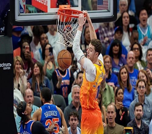 连续抢下多个前场篮板！黄蜂替补内线新秀的作用同样相当突出