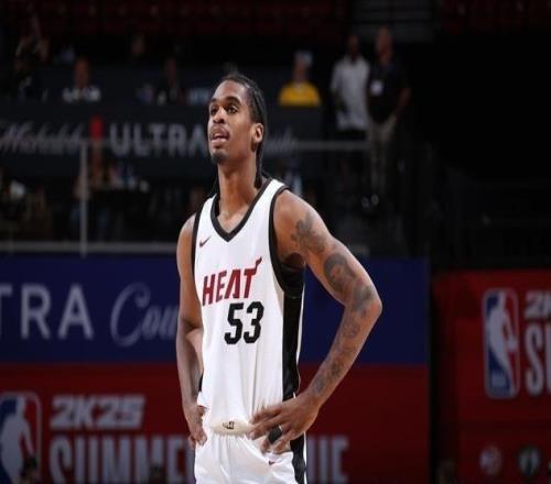 深圳男篮刷新队史最长14连胜仍有喜讯记者：新外援或对阵宁波登场