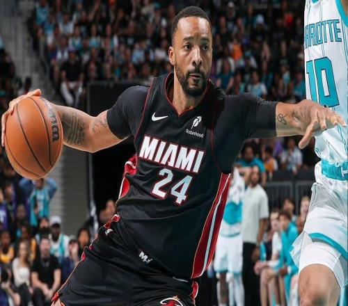 鲍尔逆天绝杀！东部黑马晋级，热火无情淘汰，三分王仅12中2