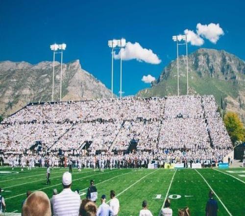 曼联输球后主帅留任：反常决策背后的信任逻辑