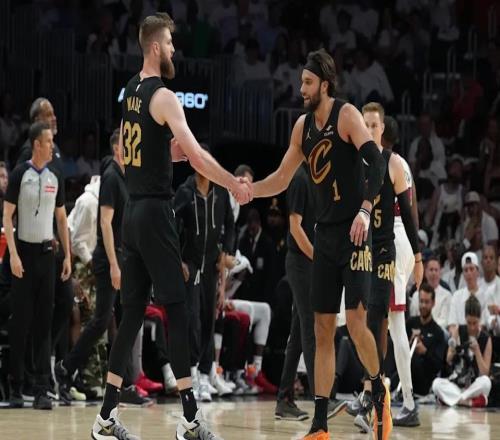 骑士首发三号位悬而未决：灵活用人还是决策困境