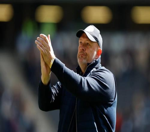 阿森纳前助教率布罗姆利冲击英甲，赢球即完成两连跳壮举