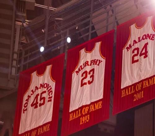 一件球衣的51年：火箭12号为何值得被记住