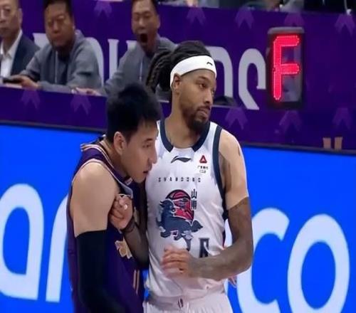 山东男篮不敌北控惨遭四连败，邱彪执教没有亮剑只有亮贱