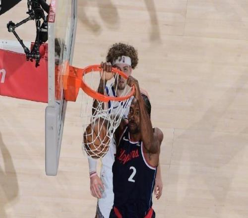 小卡半场7分痛失好局,加兰21+5+8难救主,快船主场不敌勇士