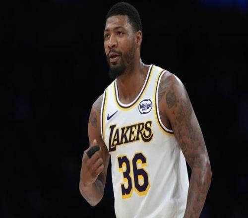 湖人硬刚火箭！东契奇伤退老詹带队，斯玛特霸气发声：拒当软柿子