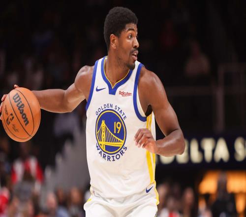 四年NBA老将的薪资陷阱：双向合同为何突然锁死