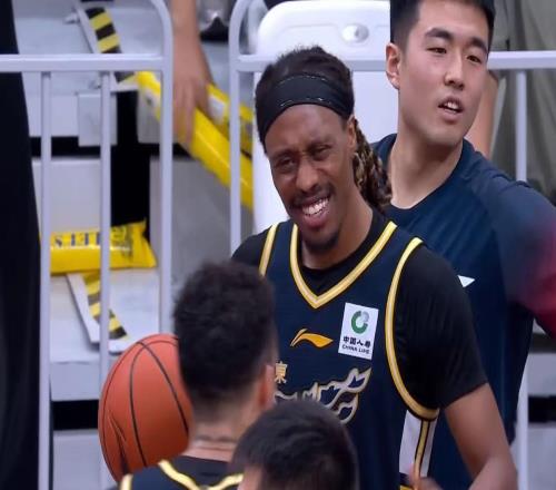 萨姆纳or麦考尔2选1！CBA内线得分机器到位，广东队祭出双大外援