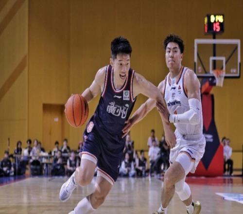 广州龙狮队1分惜败上海大鲨鱼,季后赛冲刺形势严峻