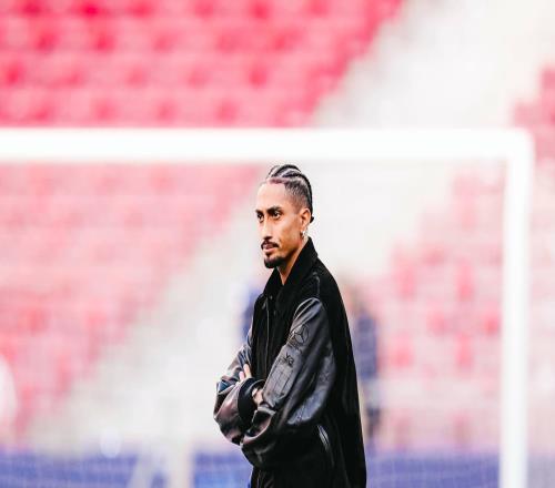 拉菲尼亚：无法上场与队友并肩作战很难受，但一切还没有结束