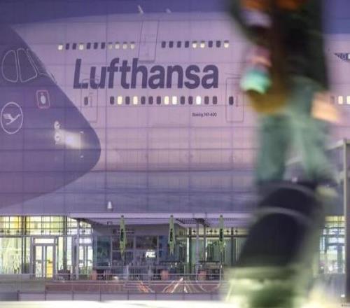 惨过陪皇马出局,200纯迷因汉莎罢工眼见球票作废