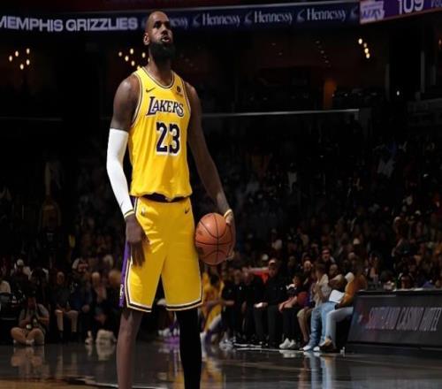 突发！右膝告急！火湖大变天！老詹的好机会