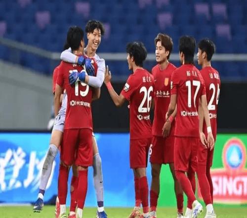 升班马3连胜登顶防线榜，津门虎爆冷30掀翻云南蓉城领跑海港闷平