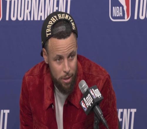 还能打多久库里：肯定还能打很多年，但续约的谈话还未进行