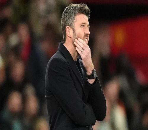 曼联防线崩盘：裁判争议背后的管理困局