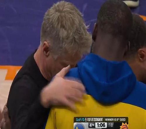 记者问及与库里格林拥抱，科尔笑答：不关你们的事