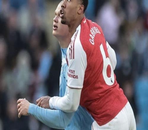 内维尔：哈兰德要是倒地捂脸，加布里埃尔几乎会立刻被罚下