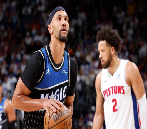 首场以下克上！魔术爆冷活塞大比分10班凯罗23+9坎宁安39+5