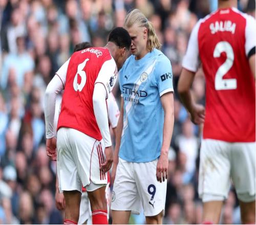 曼城硬仗显冠军本色，阿森纳再陷崩盘危机