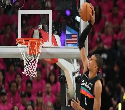 文班亚马首秀35分破纪录，马刺怎么做到的