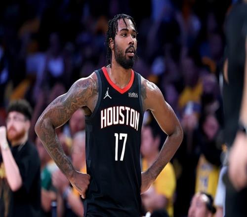 运动战百发百中，防守还极其努力！火箭锋线新星在G1真的尽力了