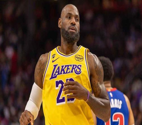 詹姆斯在湖人战胜火箭中，创造了斯托克顿都无法企及的NBA纪录