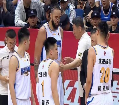 北京首钢逆转胜青岛，基本确定常规赛前4深圳队15连胜被终结