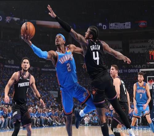 35分大胜！亚历山大25分17罚，布克23+6狄龙恶犯，湖人旧将伤退